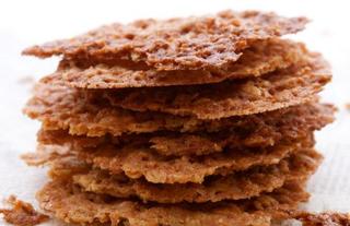 Oat and nut biscuits